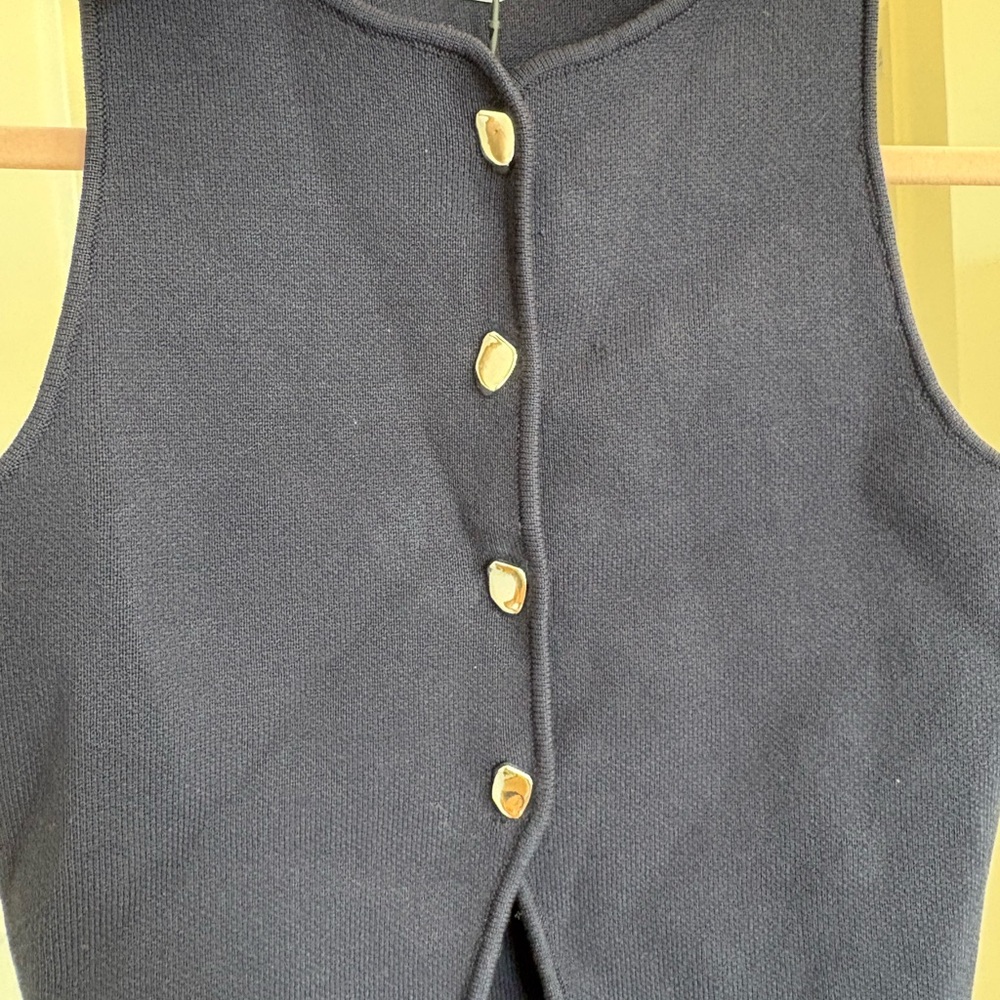 ZARA Navy Sleeveless Button-Front Knit Top Vest with hammered buttons NWT XS - Picture 5 of 6